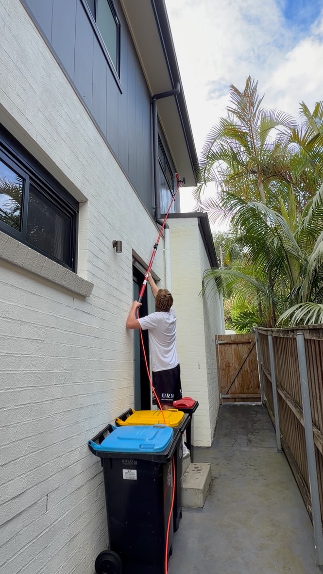 Window cleaning hard to reach windows Northern Beaches